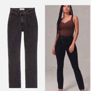 Abercrombie & Fitch
The '90s Slim Straight
Ultra High Rise